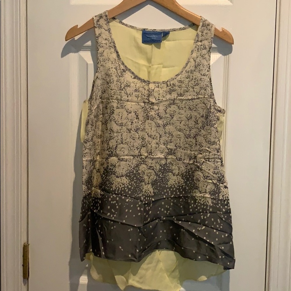 Simply Vera open back tank top